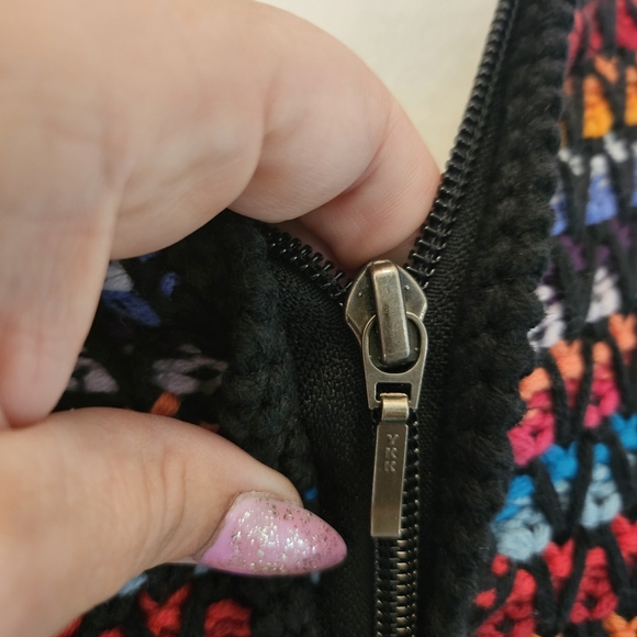 Vibrant Coldwater Creek Knit cardigan with a multicolor pattern size small - Picture 3 of 7